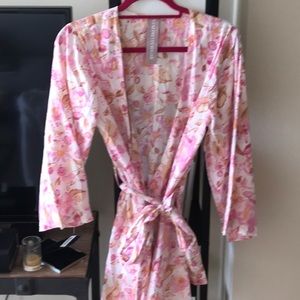 Plum pretty sugar robe size small worn once!